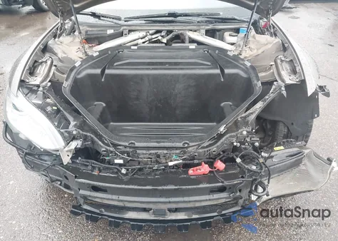 2015 Tesla Model S 70D/85D/P85D z USA, uszkodzony, nr VIN 5YJSA1S24FF088071